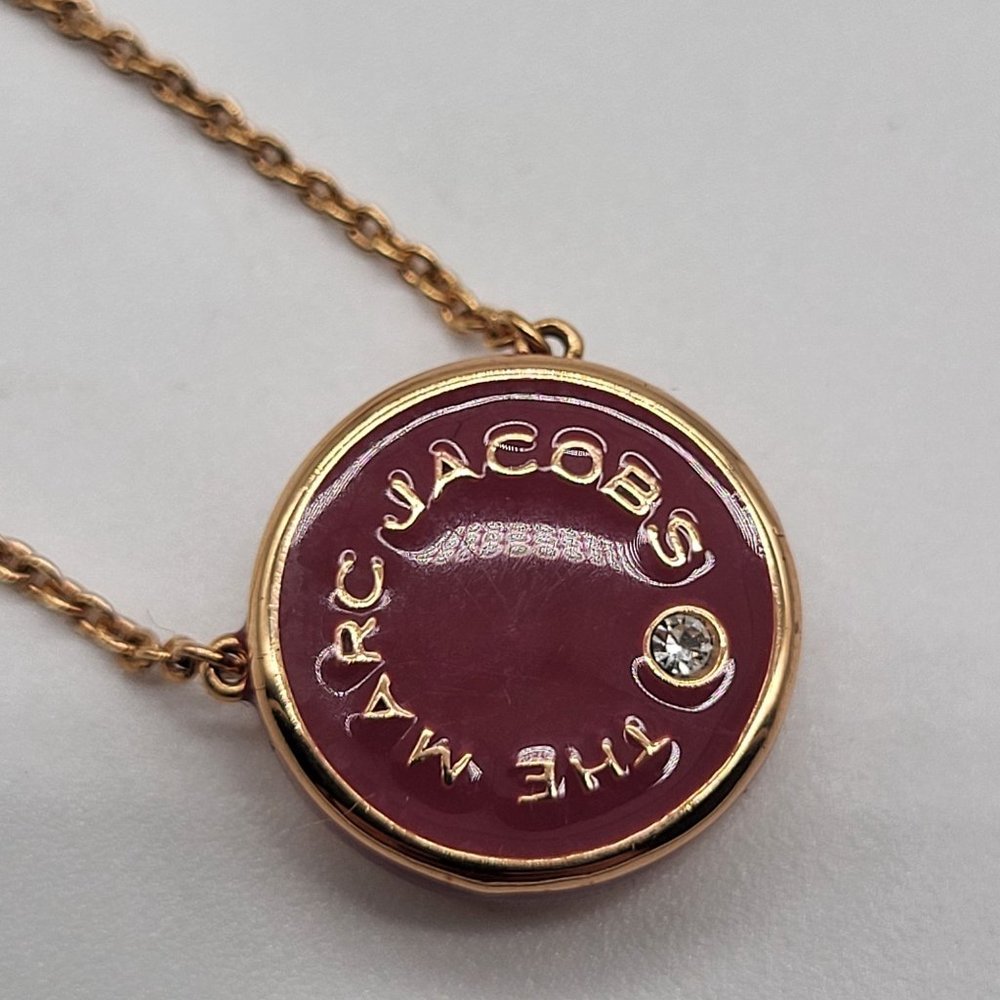 The Marc Jacobs Medallion Pendant Necklace Pink Red Rose Gold Tone - Picture 2 of 7